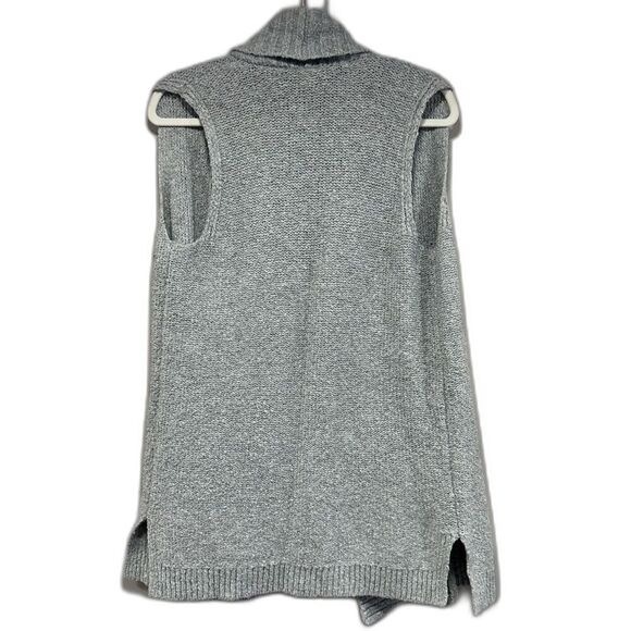 Loft Bundle: Striped V-Neck Sweater & Soft Grey Textured Vest - Small - Picture 6 of 10